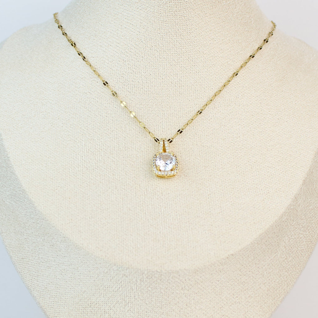 Luxe Radiance Solitaire Necklace