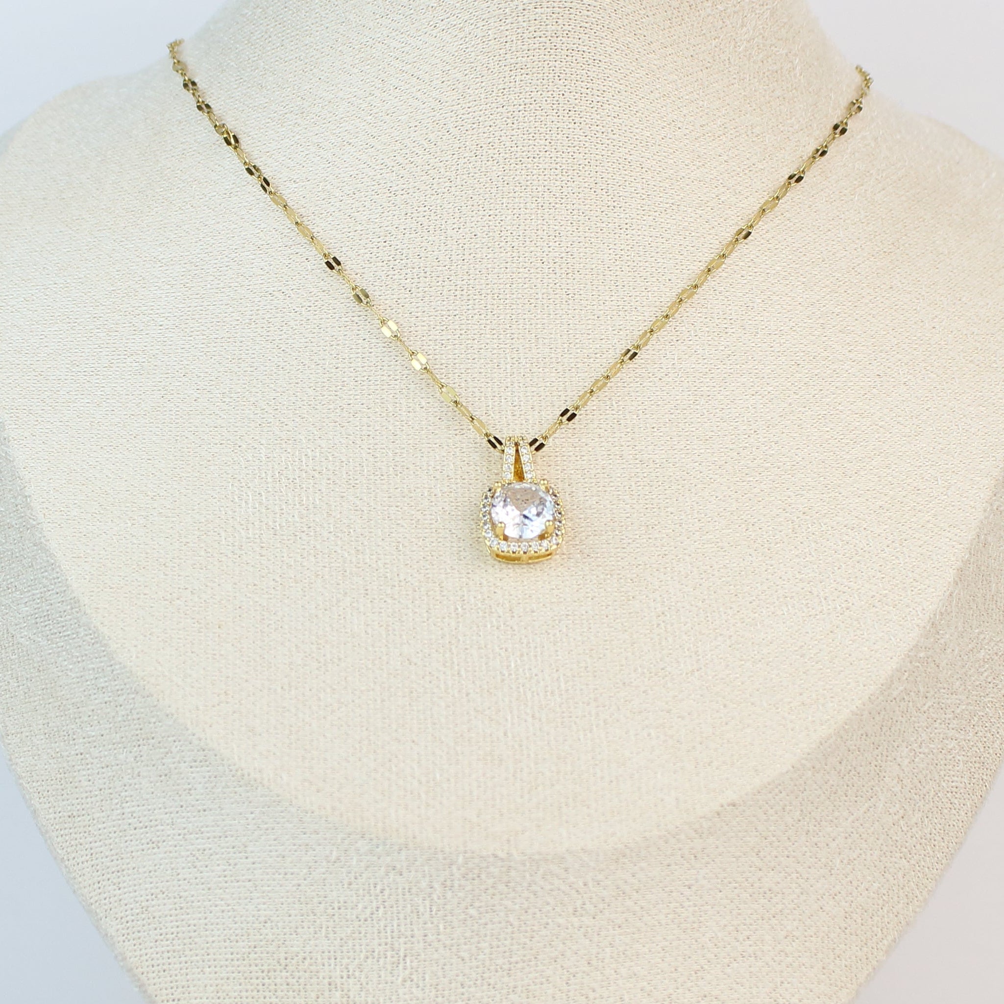 Luxe Radiance Solitaire Necklace