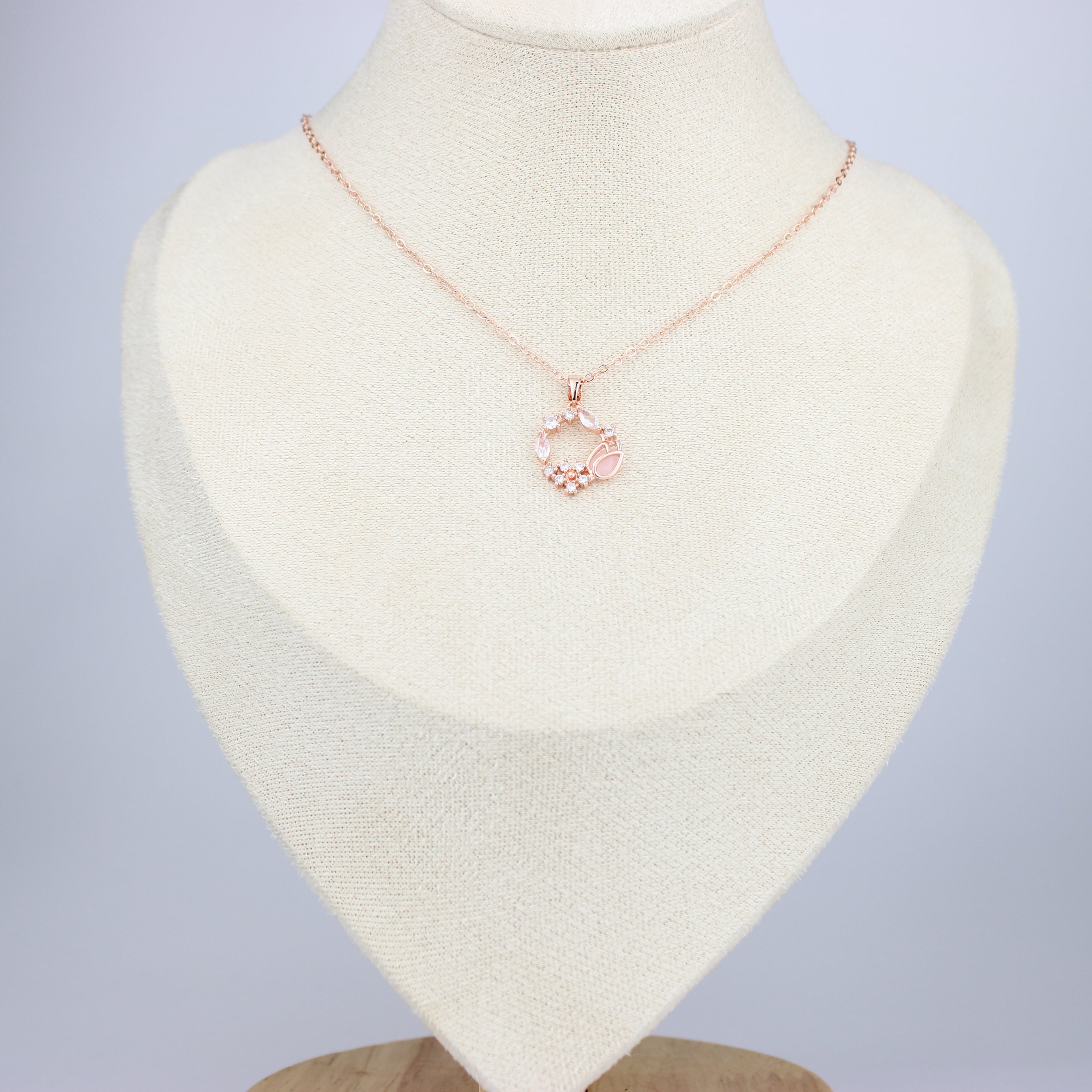 🌸 Rose Halo Blossom Necklace