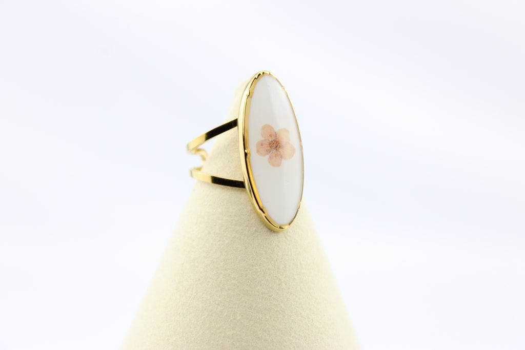 Golden Bloom Oval Ring