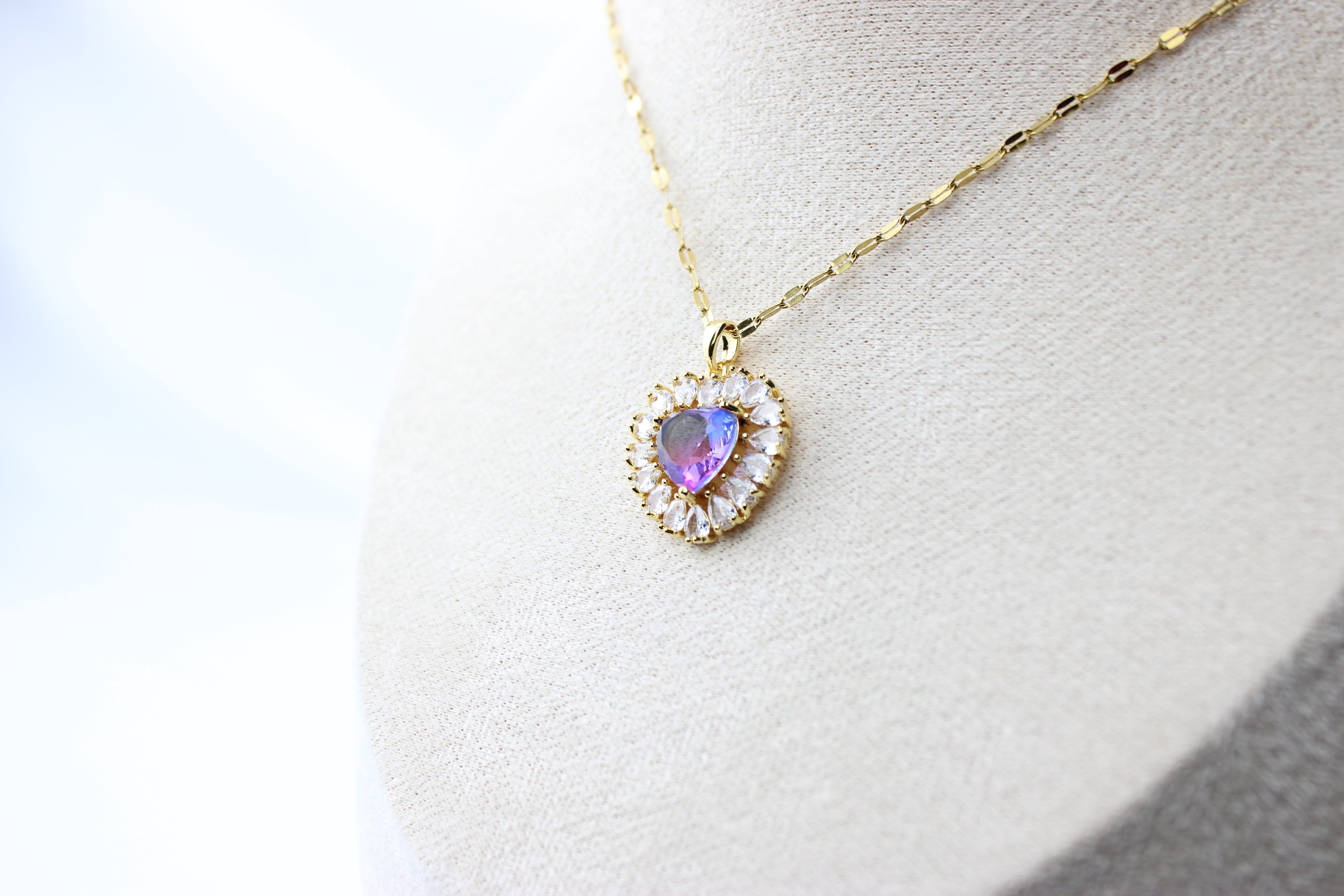 Amora Glow Pendant