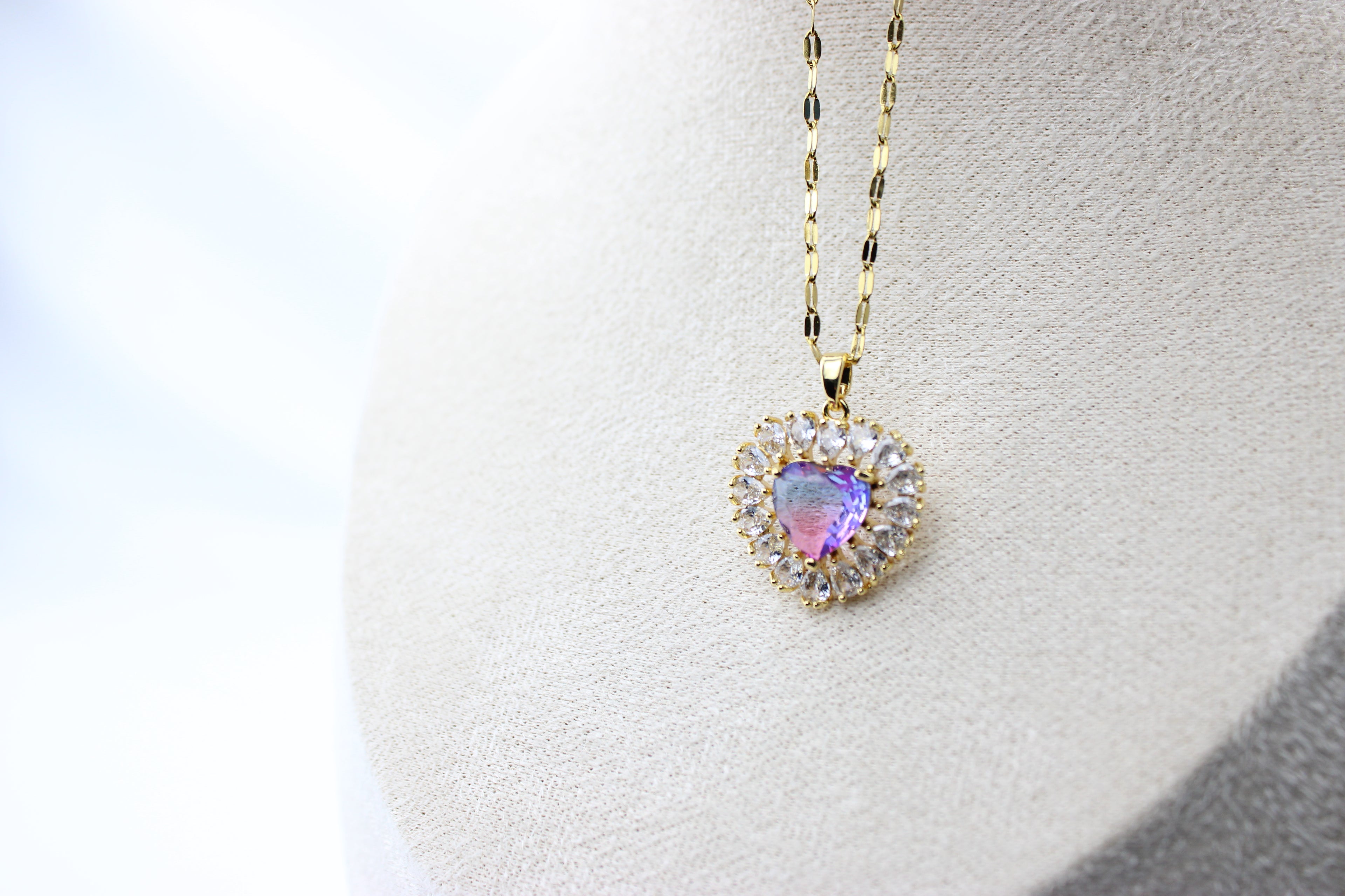 Amora Glow Pendant